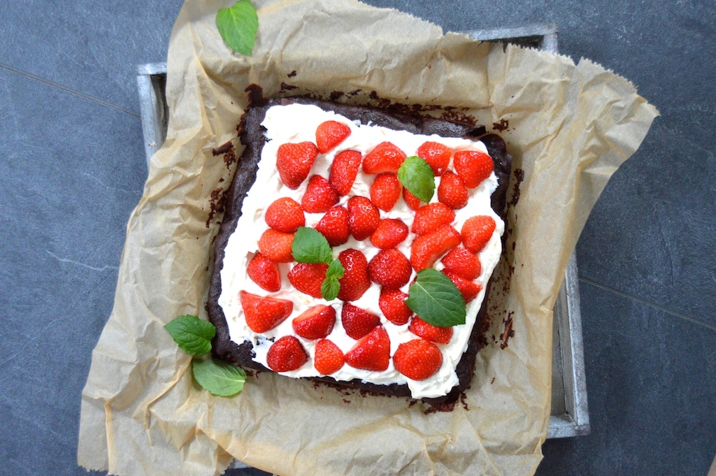 Brownie mit Erdbeeren und Mascarponecreme_1